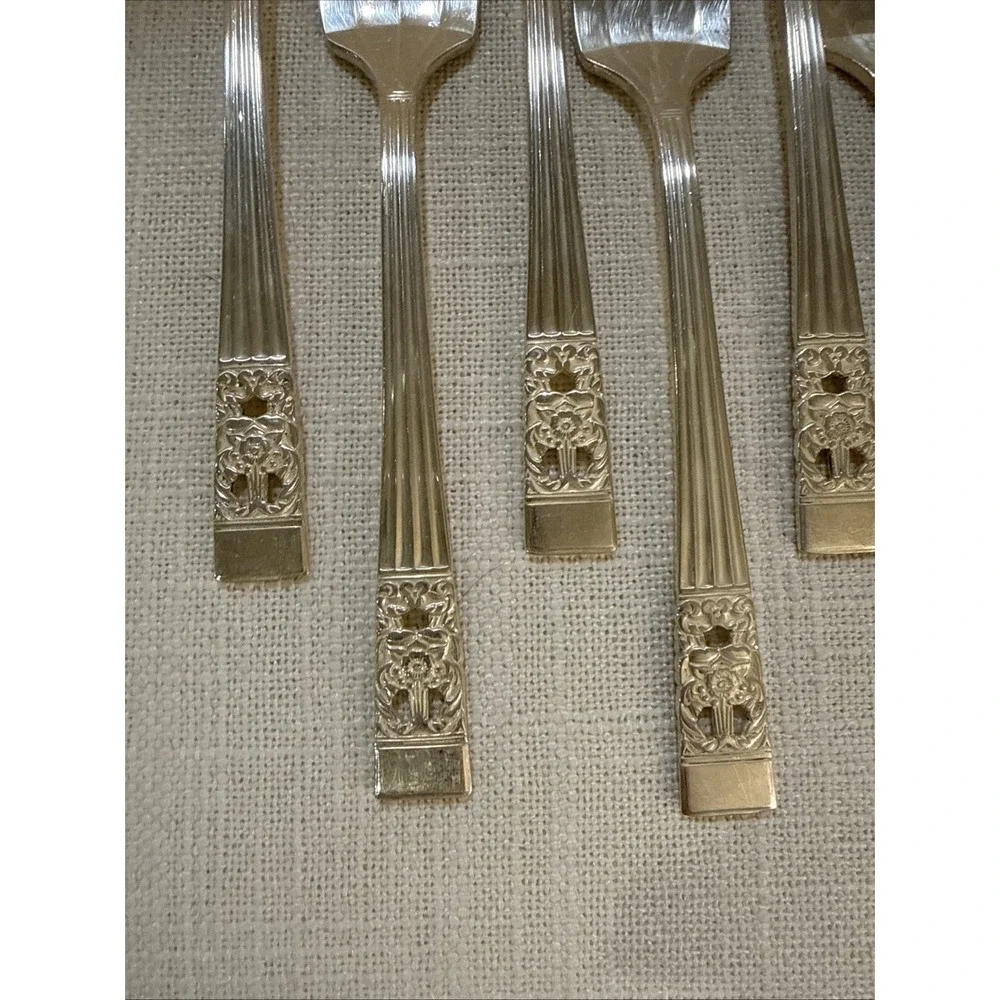 Oneida Community CORONATION Salad Forks NICE Vintage Silver‎ Plate SET of 8